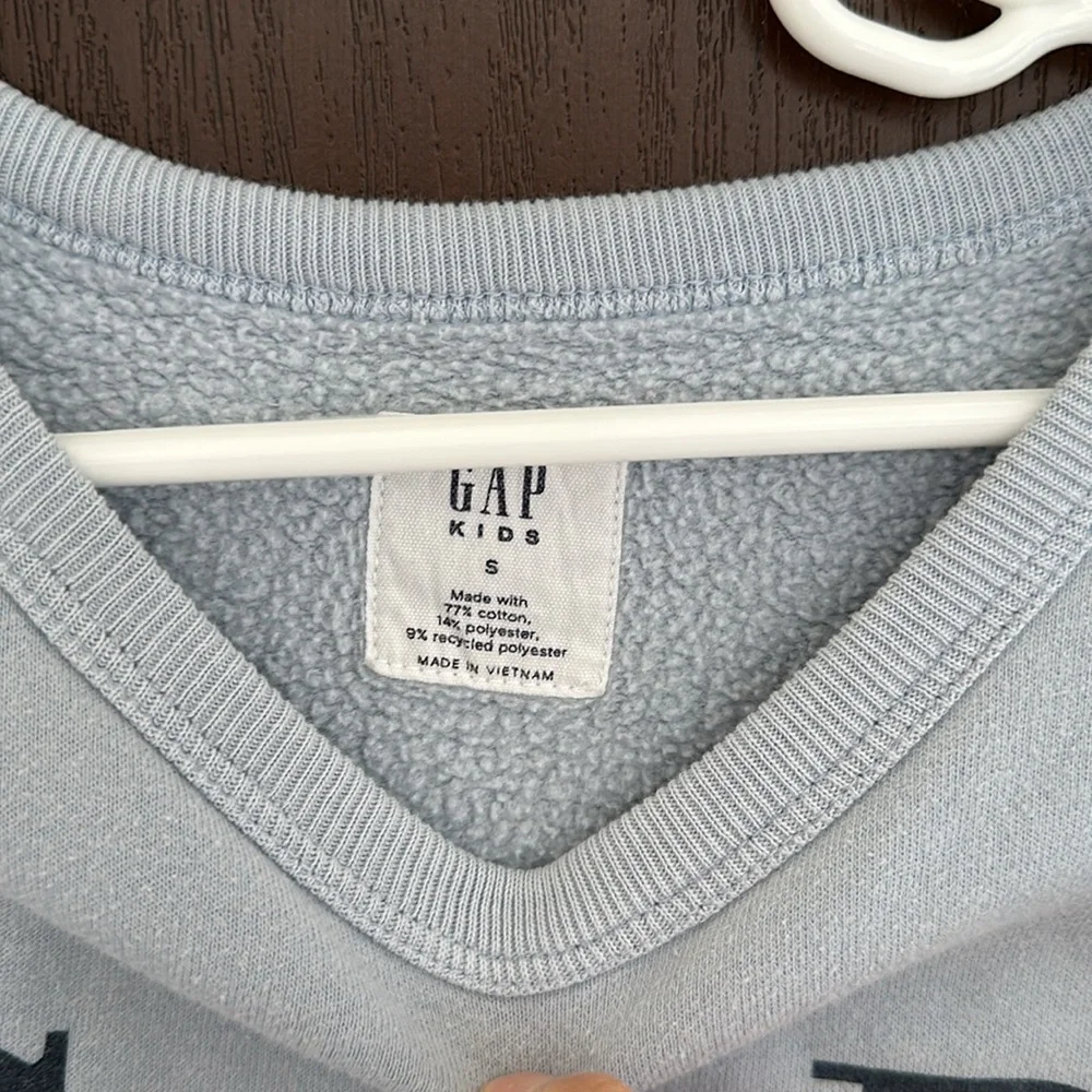 3/$25 GAP Kid Logo Fleece Sweatshirt Light Gray Size S Classic Crewneck Pullover